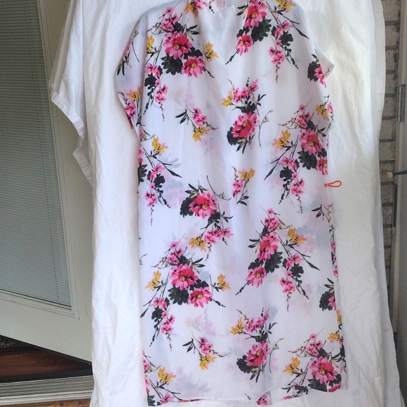 Cherry Top XL Floral Shawl - Picture 3 of 3